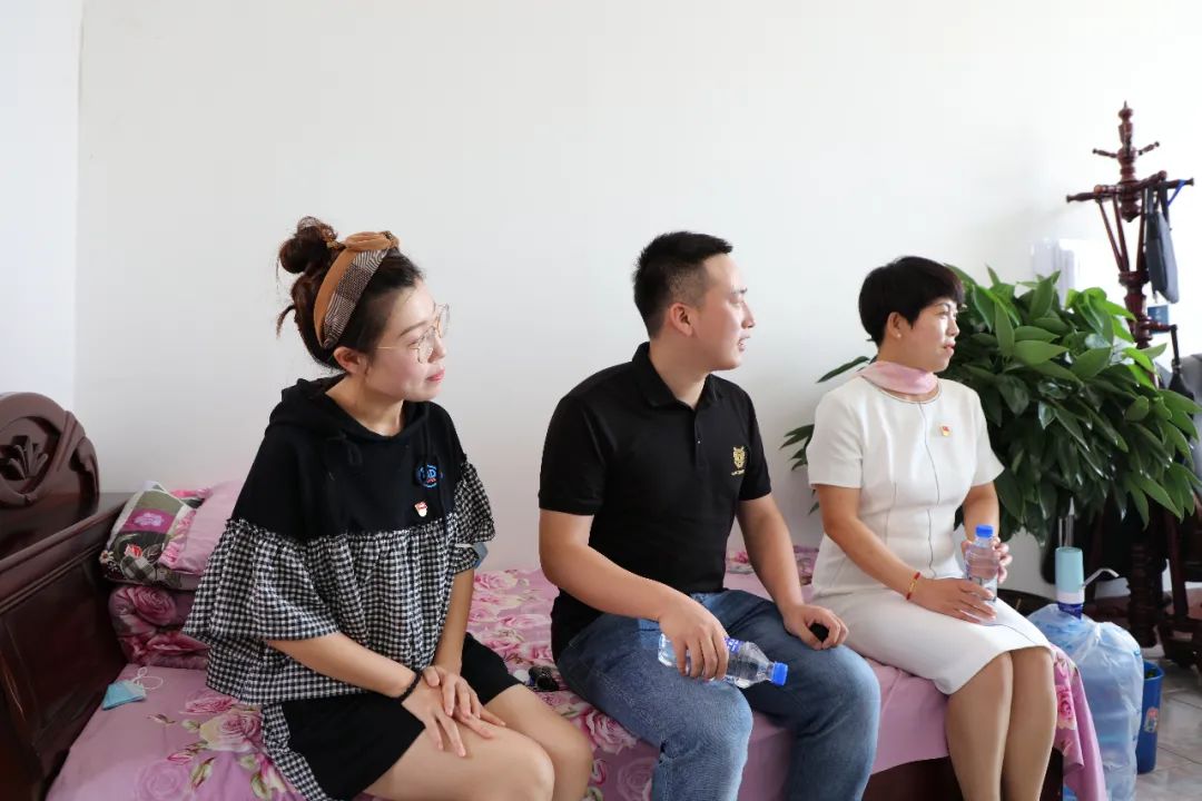 巩固脱贫攻坚成果，，，，，，，助力乡村振兴——ca888亚洲城官网集团向岫岩县黄花甸镇关门山村送驻村干部工作(图5)